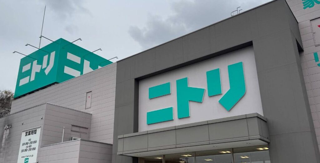 ファミカーオンライン | デリカD:5の収納アイデア12選！100均や自作棚で快適空間へ